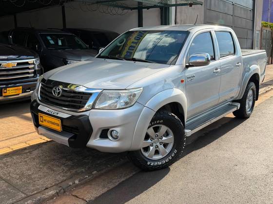 TOYOTA HILUX 2.7 SR 4X2 CD 16V FLEX 4P AUTOMÁTICO TOYOTA HILUX 2.7 SR 4X2 CD 16V FLEX 4P AUTOMÁTICO